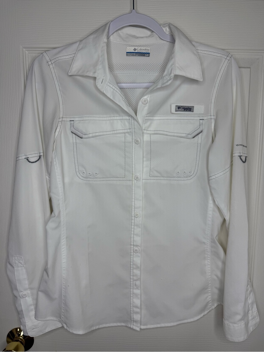 Columbia women’s White Long Sleeve Outdoor Button-Down Shirt